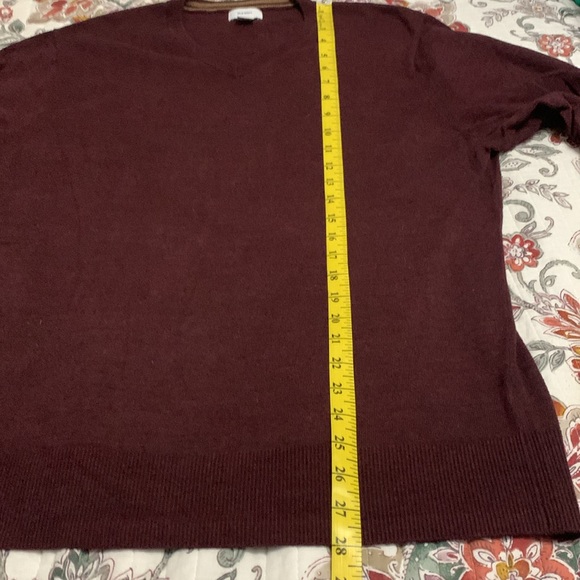 Old Navy V neck sweater, maroon - Picture 5 of 5